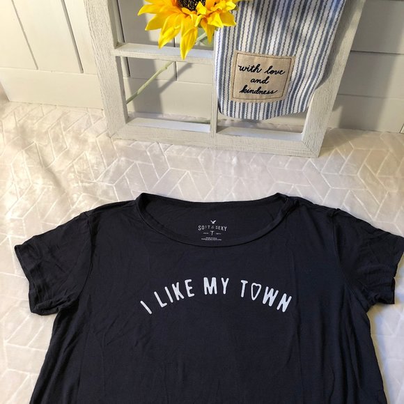 π3 for $15π "I Like My Town" Graphic Cropped Tee - Picture 9 of 9